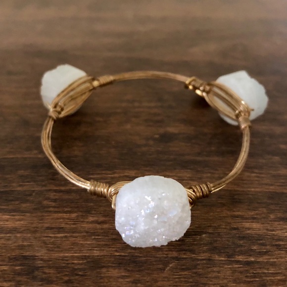 BOURBON AND BOWTIES Gold Wire Agate Bracelet - Picture 5 of 7